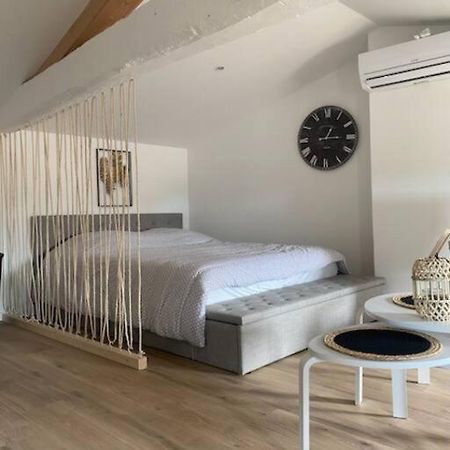 Studio Neuf Lumineux Climatise Blaye Dış mekan fotoğraf